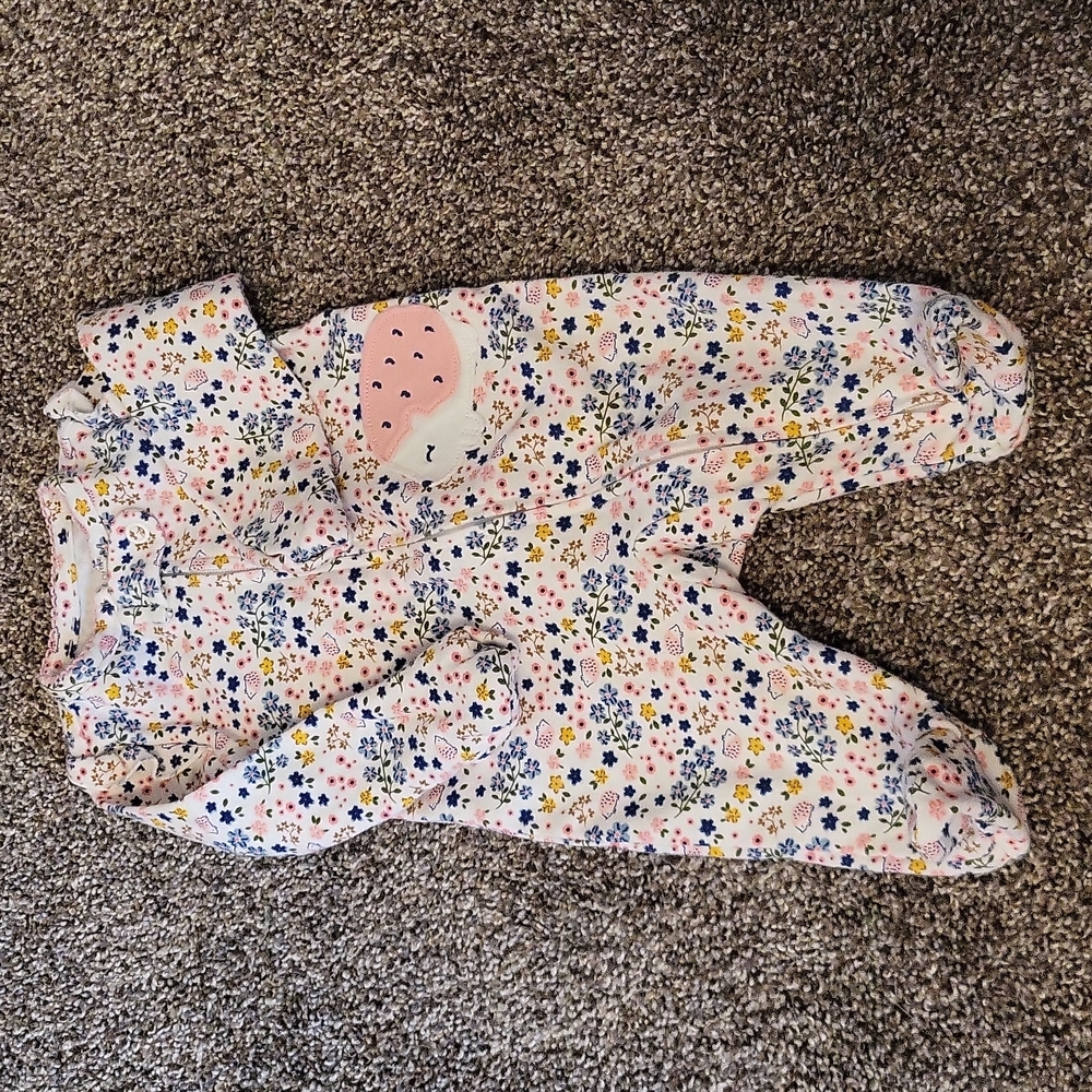Nwot Newborn floral hedgehog pajamas